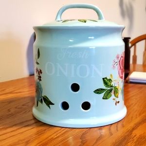 Pioneer Woman Teal Fresh Onion Canister